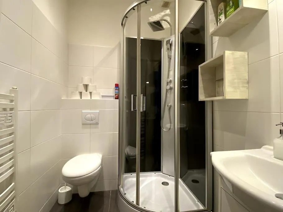 Wohnung In Rudolfsheim-Fuenfhaus Vienna Apartment